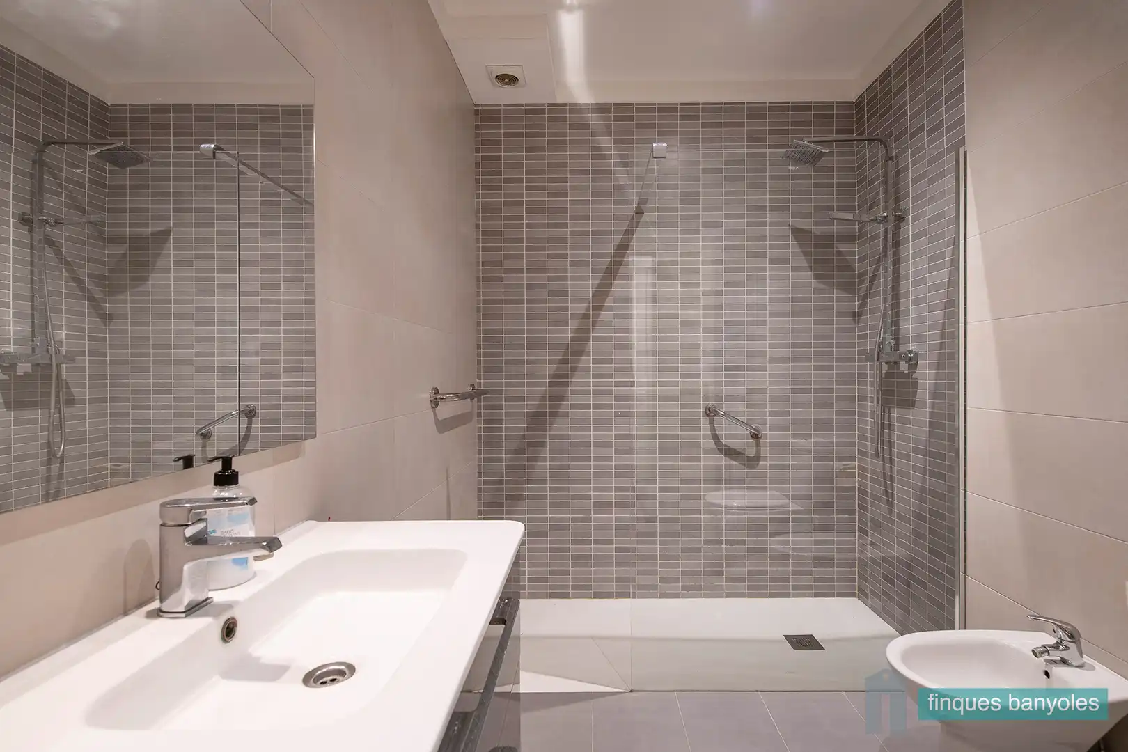 Baño de Casa o chalet en venta en Banyoles con Aire acondicionado, Calefacción y Jardín privado