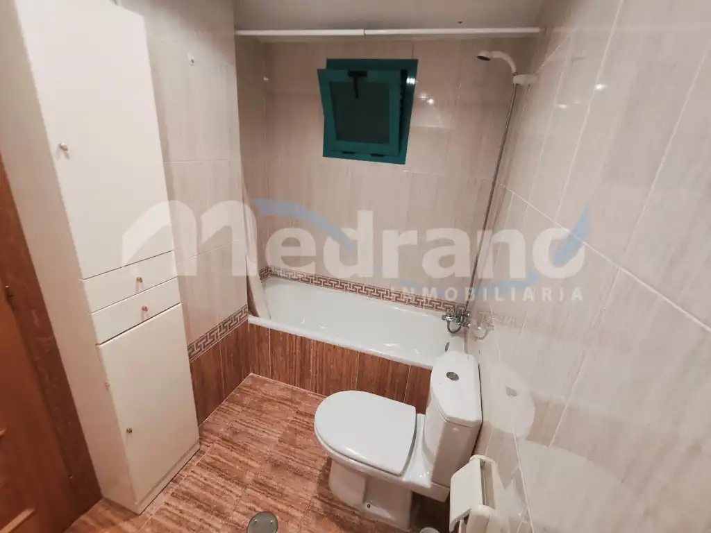 Badezimmer von Wohnung zum Verkauf in Villajoyosa / La Vila Joiosa mit Privatgarten, Terrasse und Schwimmbad