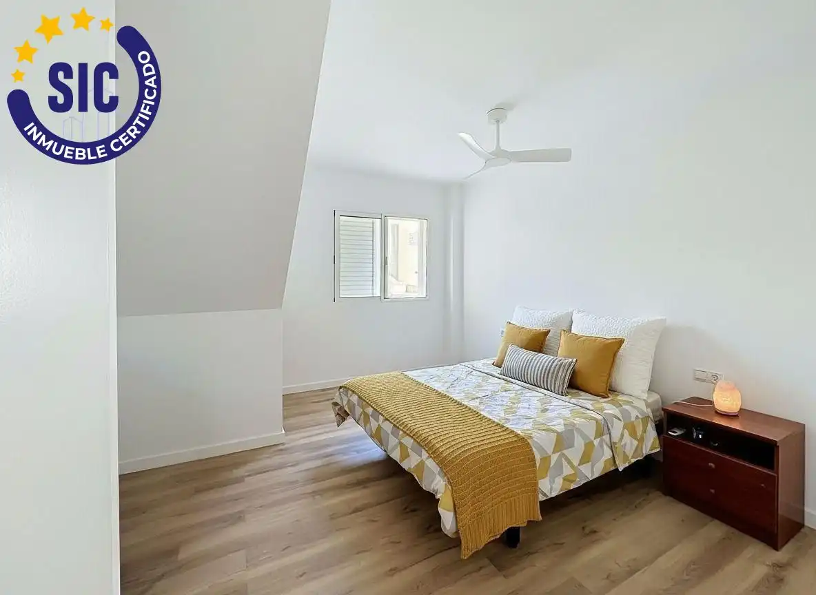 Chalet con jardín en venta en Calle JULIO ROMERO DE TORRES, imagen 11