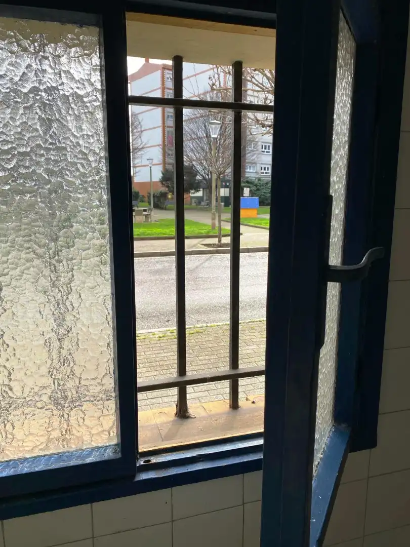 Vista exterior de Local en venta en Gijón  con Amueblado y Alarma
