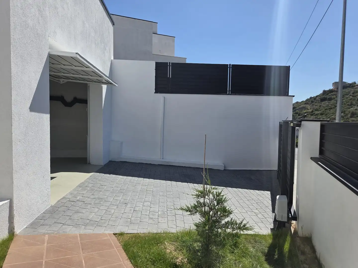 Vista exterior de Casa o xalet en venda en Calafell amb Aire condicionat, Calefacció i Jardí privat