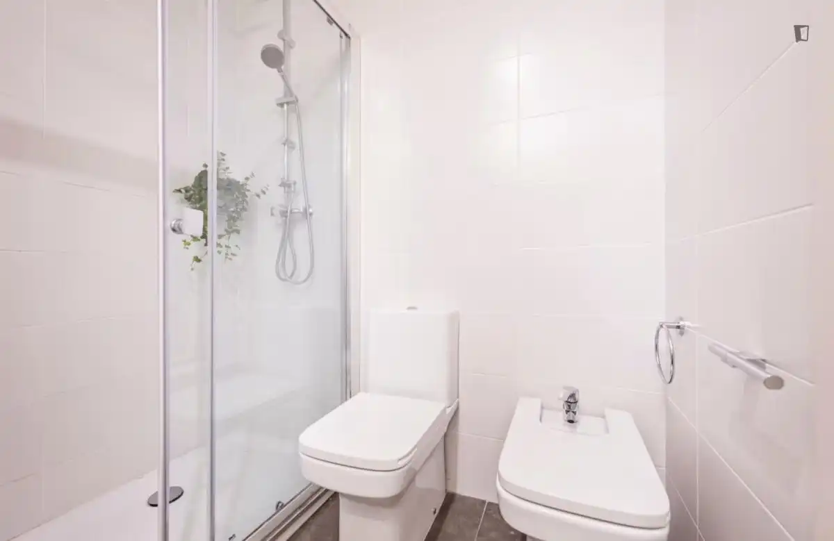 Bany de Apartament de lloguer en Barcelona amb Aire condicionat, Moblat i Forn