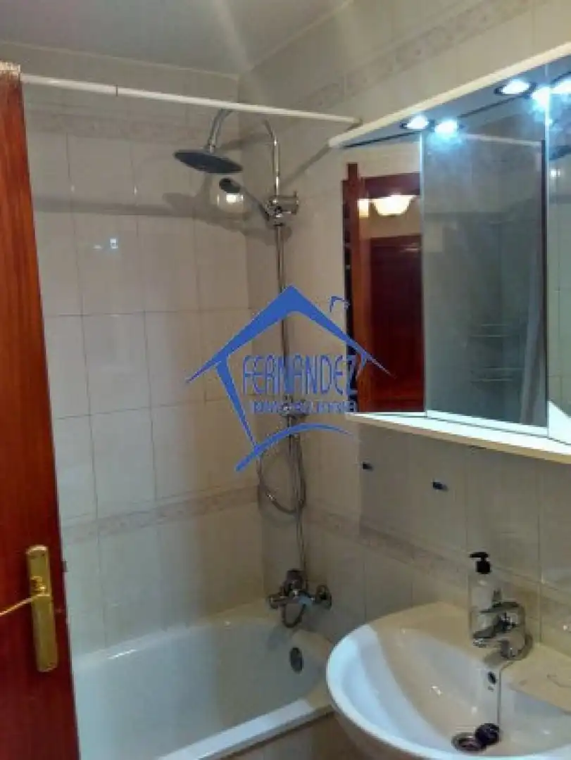 Bathroom of Apartments for rent in Cáceres  with Air Conditioner, Heating and Terrace