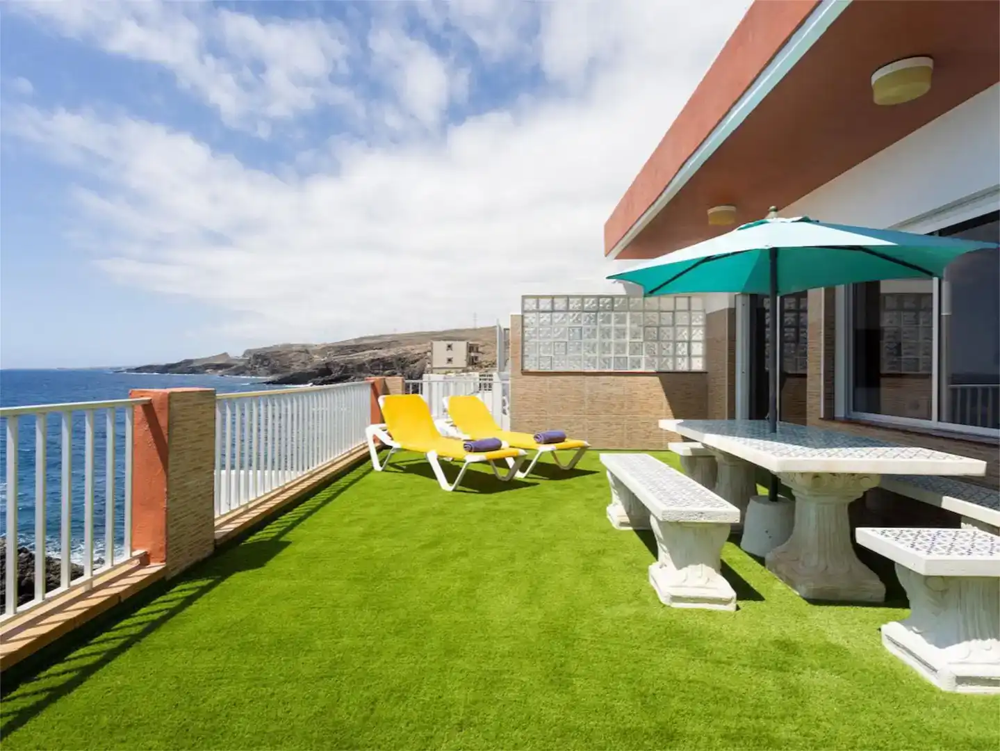 Terraza de Casa o chalet de alquiler en Güímar con Aire acondicionado, Jardín privado y Piscina