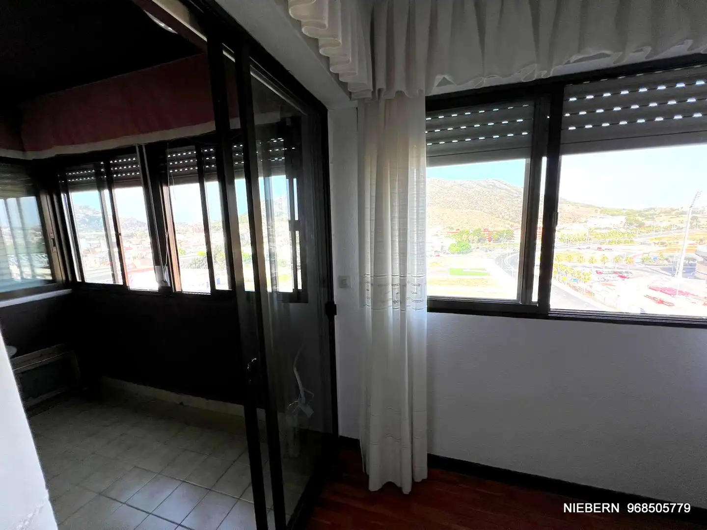 Appartamento con terrazza in affitto a Calle Doctor Luis Calandre 18, imagen 22