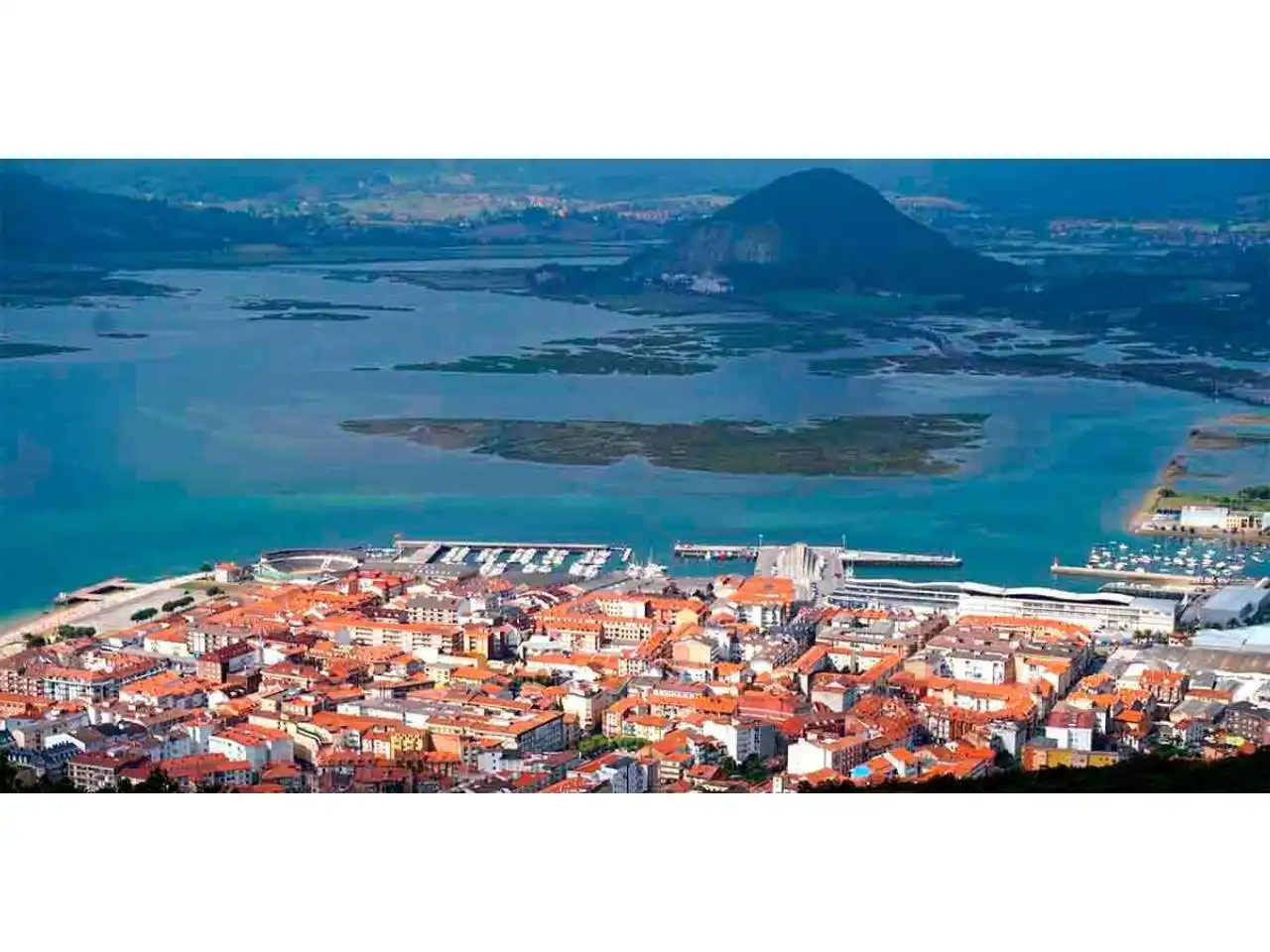 Vista exterior de Apartamento en venta en Santoña con Amueblado