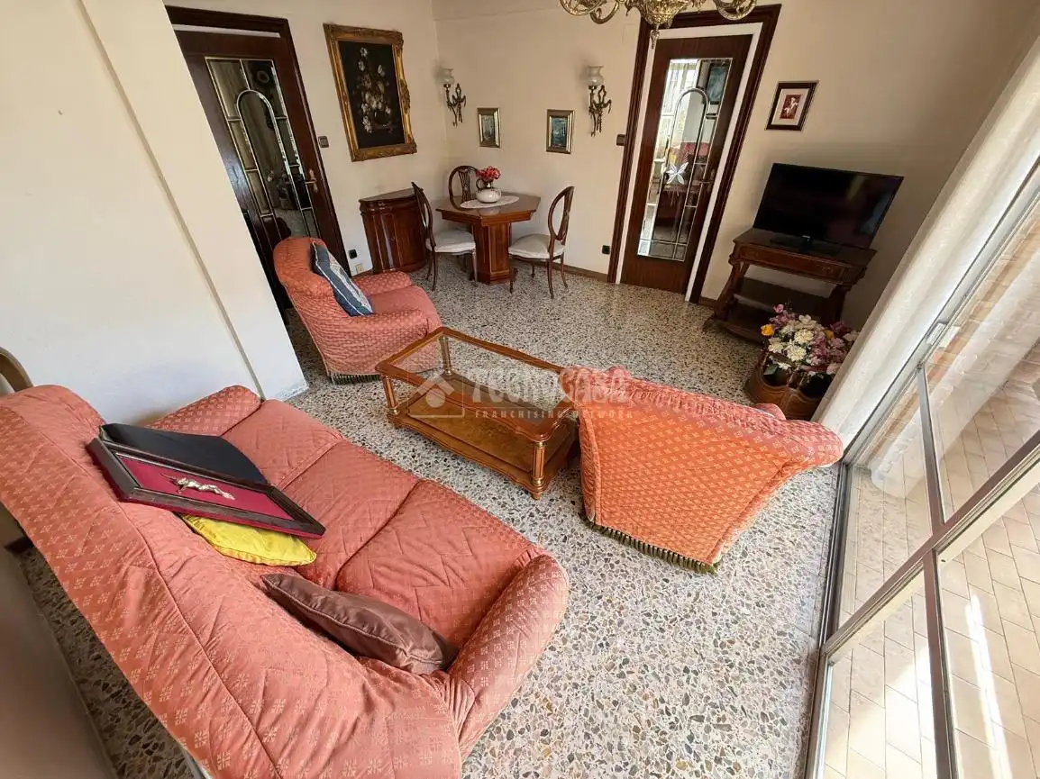 Sala de estar de Piso en venta en Zaragoza con Calefacción, Trastero y Balcón