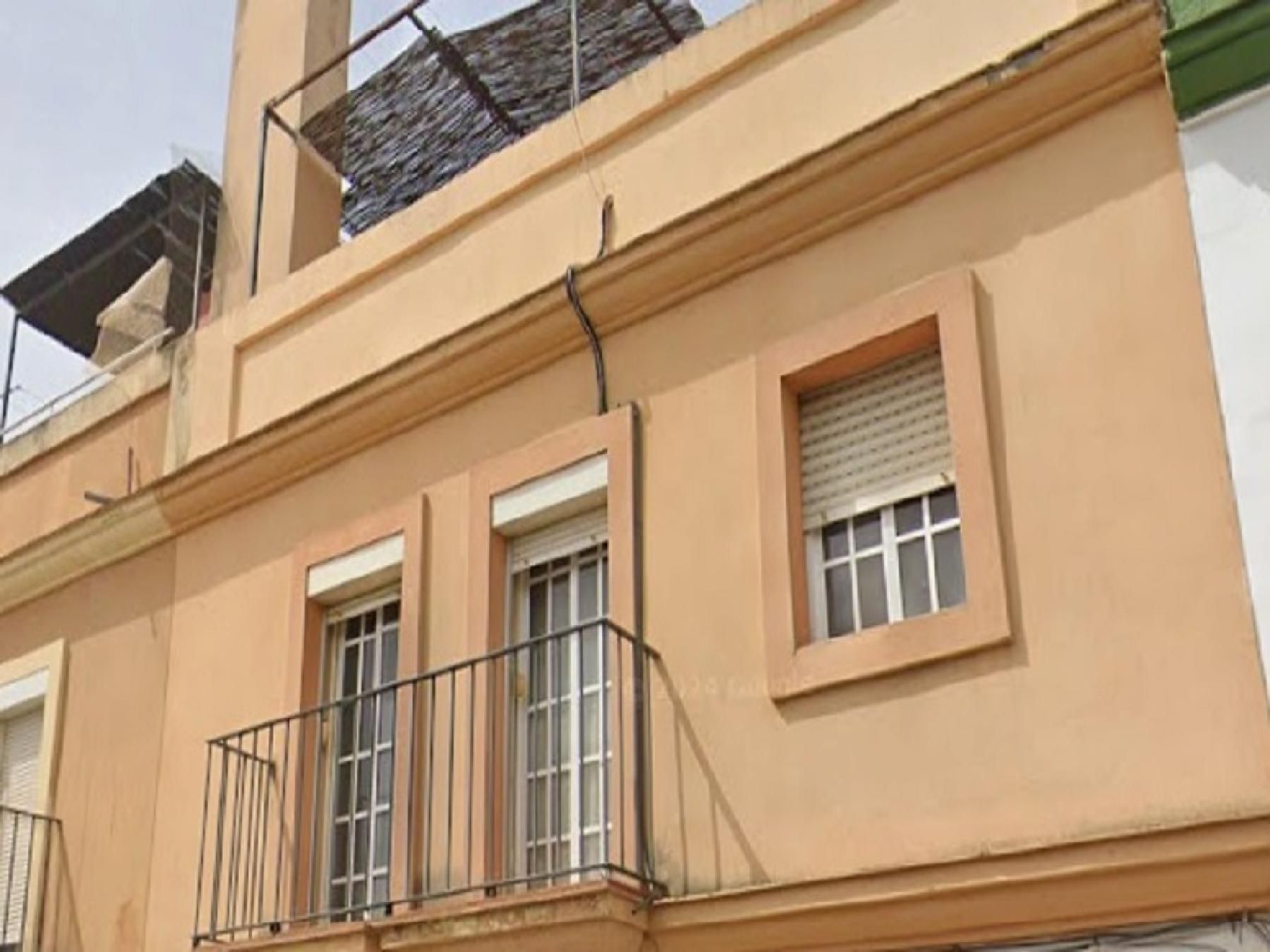 Vista exterior de Pis en venda en Dos Hermanas