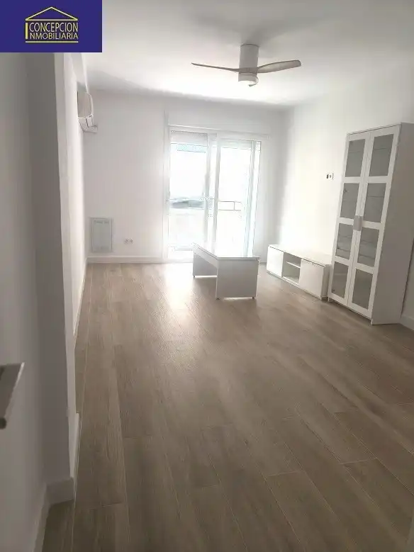 Wohnzimmer von Wohnung zur Miete in Córdoba mit Klimaanlage, Heizung und Parkett
