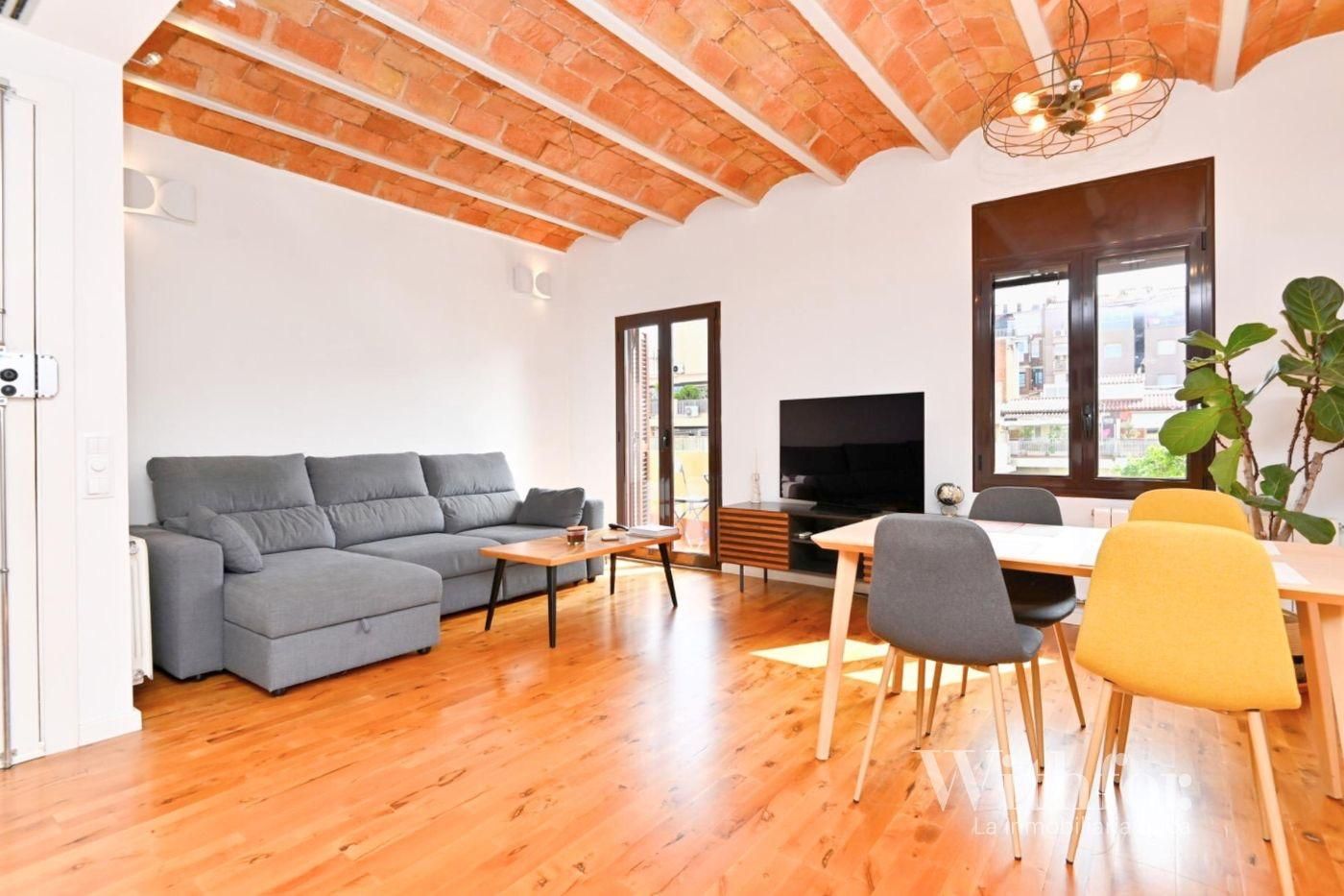 Sala d'estar de Àtic de lloguer en  Barcelona Capital amb Aire condicionat, Calefacció i Terrassa