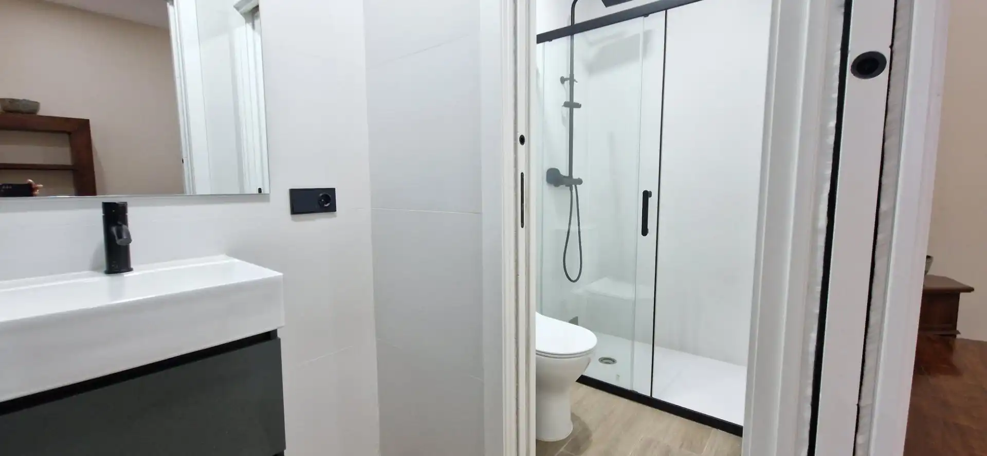 Bathroom of Apartments for rent in Córdoba  with Air Conditioner, Heating and Private garden