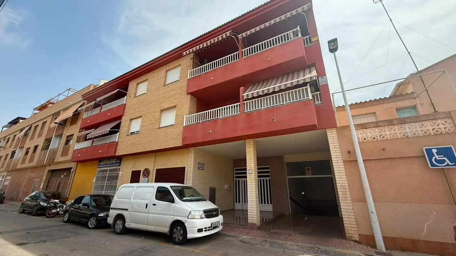 Vista exterior de Apartamento en venta en San Pedro del Pinatar con Terraza, Amueblado y Balcón