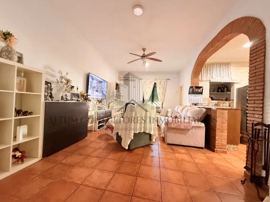 Sala d'estar de Casa o xalet en venda en Alcalá de Guadaira