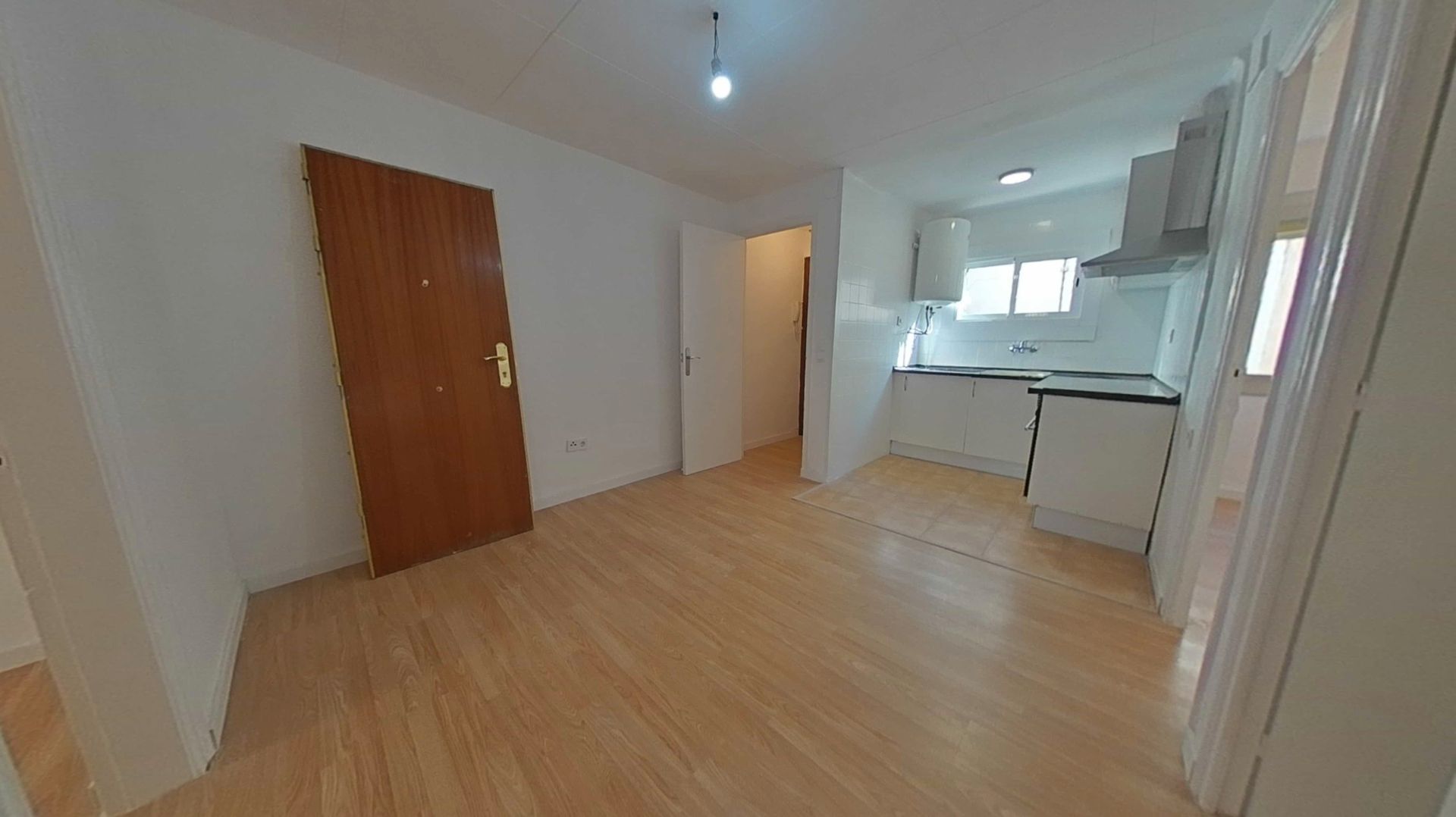 Kitchen of Flat for sale in L'Hospitalet de Llobregat  with Parquet flooring