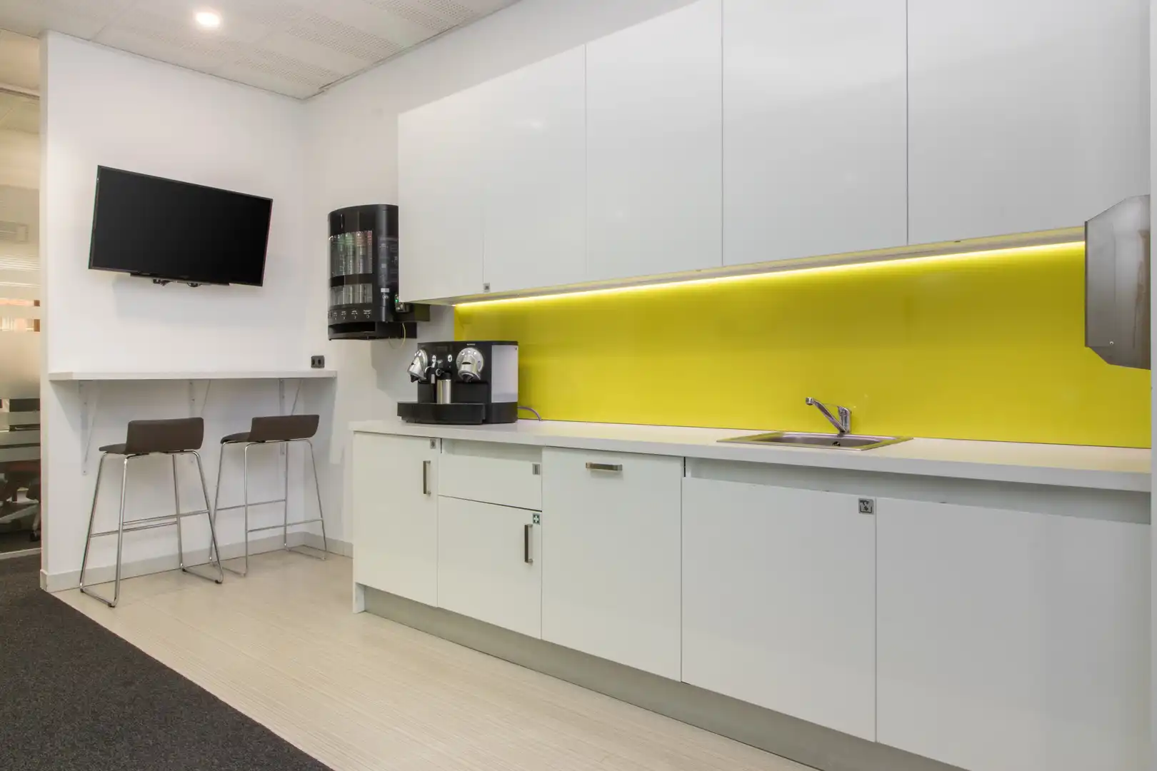 Kitchen of Office for rent in Valencia  with Air Conditioner, Heating and Furnished