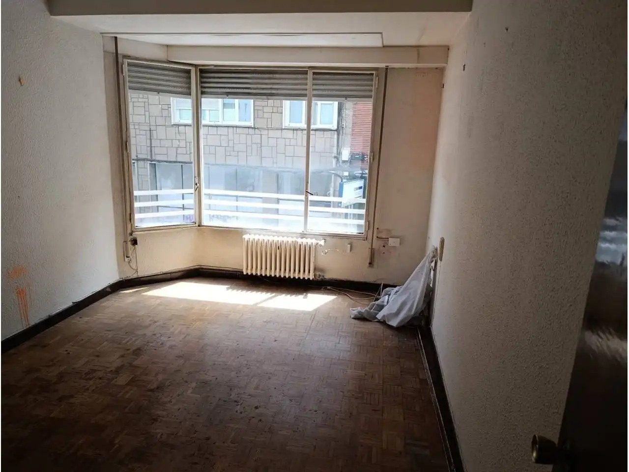 Habitación de Piso en venta en León Capital  con Calefacción, Terraza y Trastero