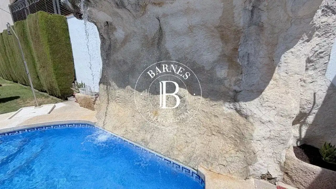 Piscina de Piso en venta en Quintanar de la Orden con Aire acondicionado, Calefacción y Jardín privado