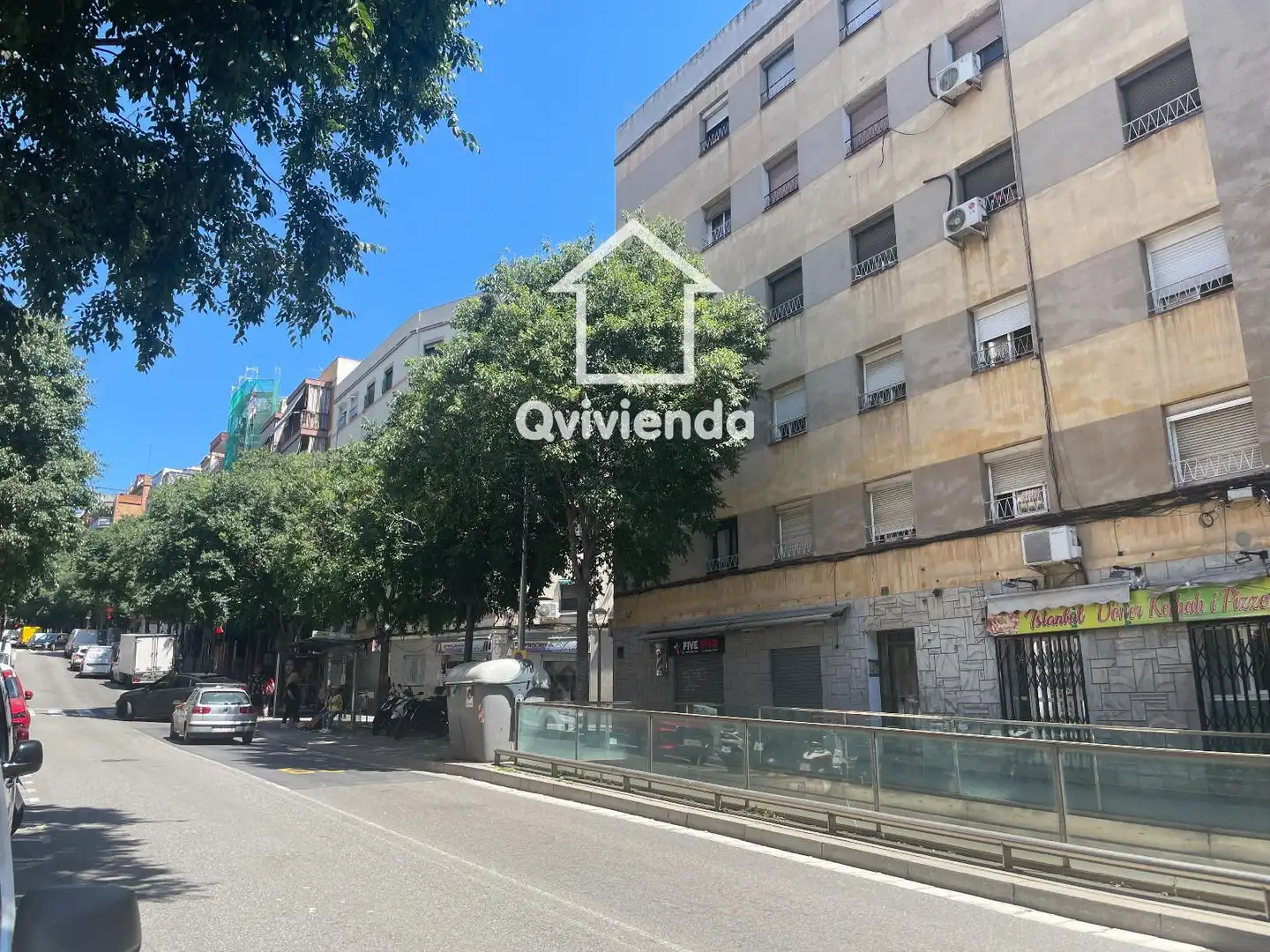 Vista exterior de Pis en venda en Santa Coloma de Gramenet