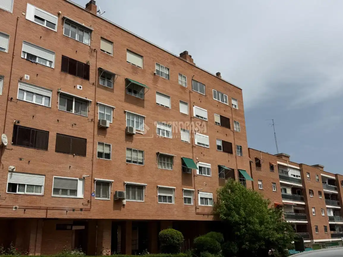 Vista exterior de Piso en venta en Madrid con Aire acondicionado y Calefacción