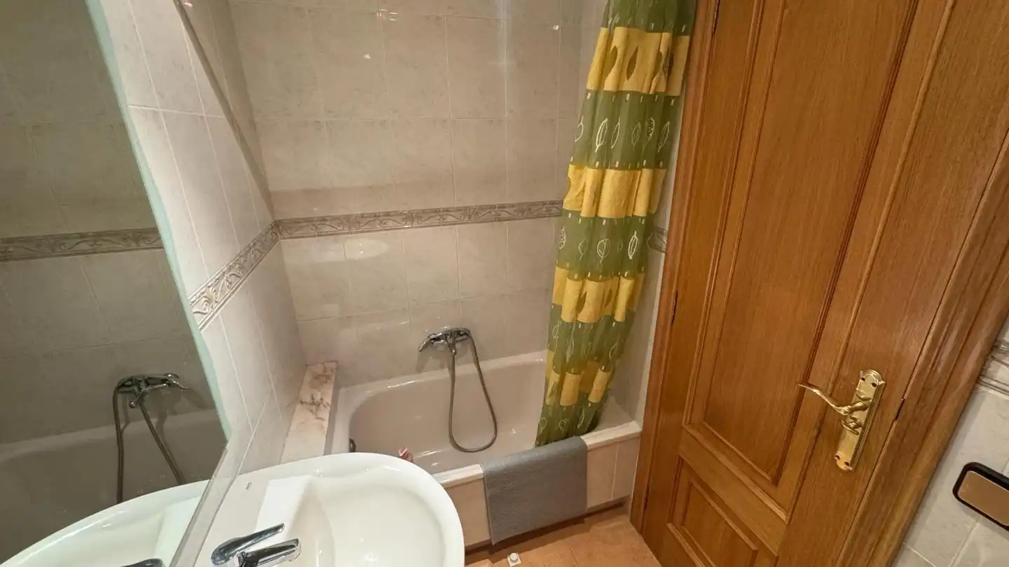 Bathroom of Flat for rent in Valencia  with Furnished