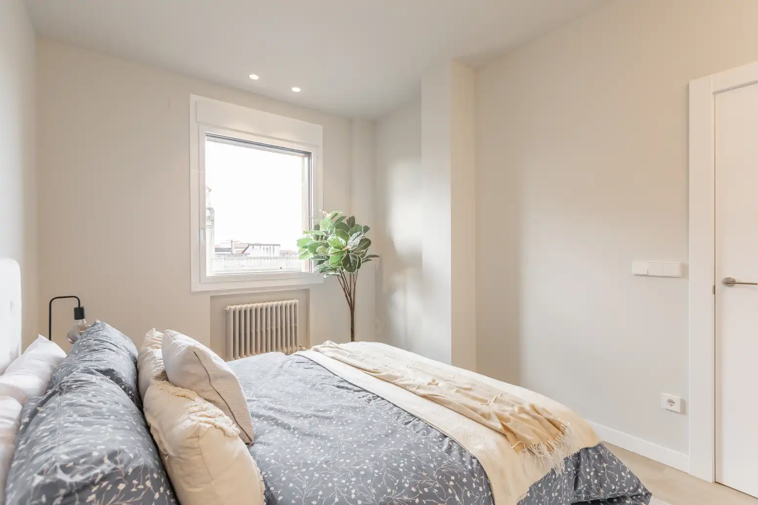 Habitación de Piso en venta en  Pamplona / Iruña con Calefacción