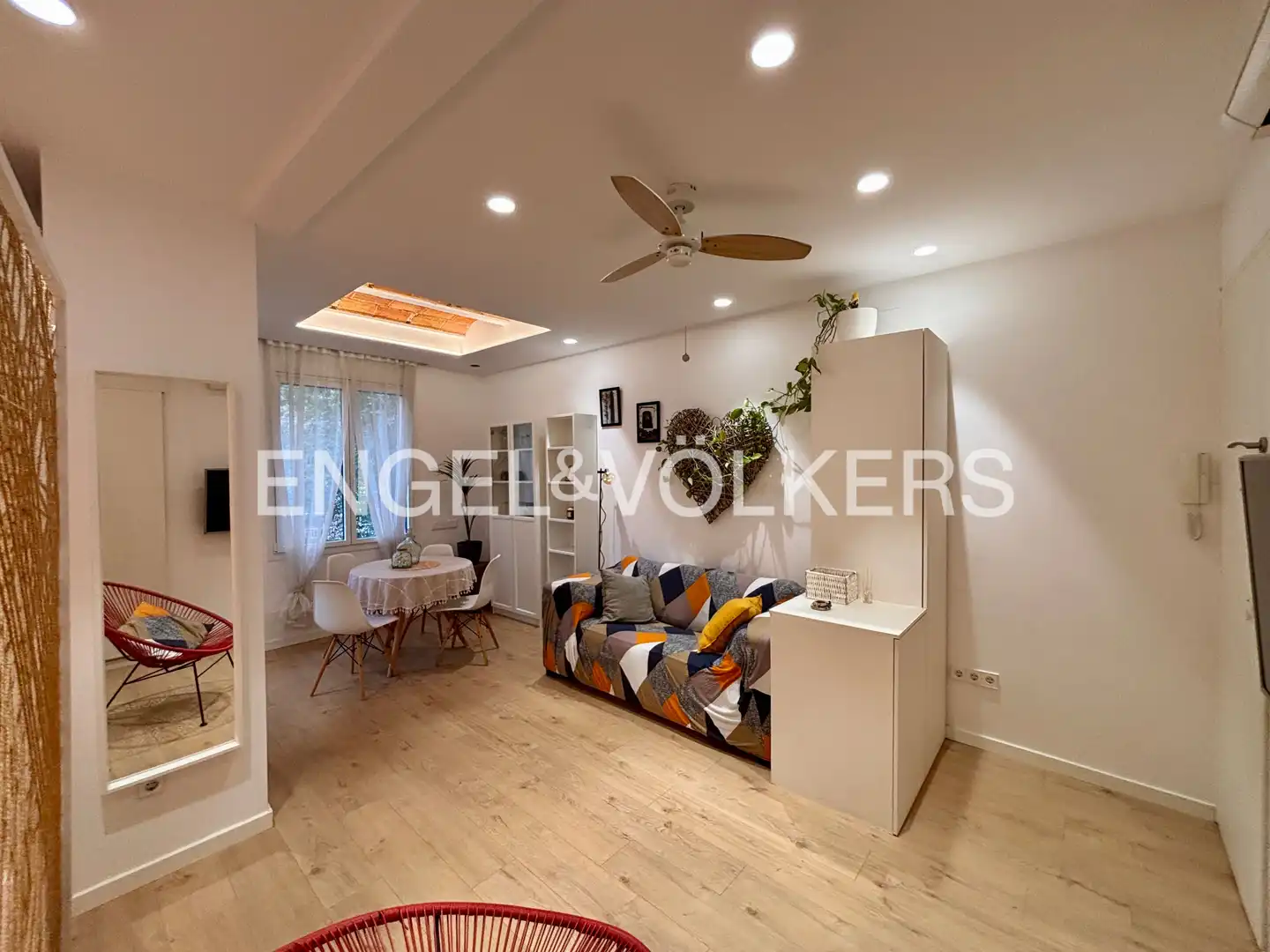 Living room of Flat for rent in Barcelona  with Air Conditioner, Heating and Terrace
