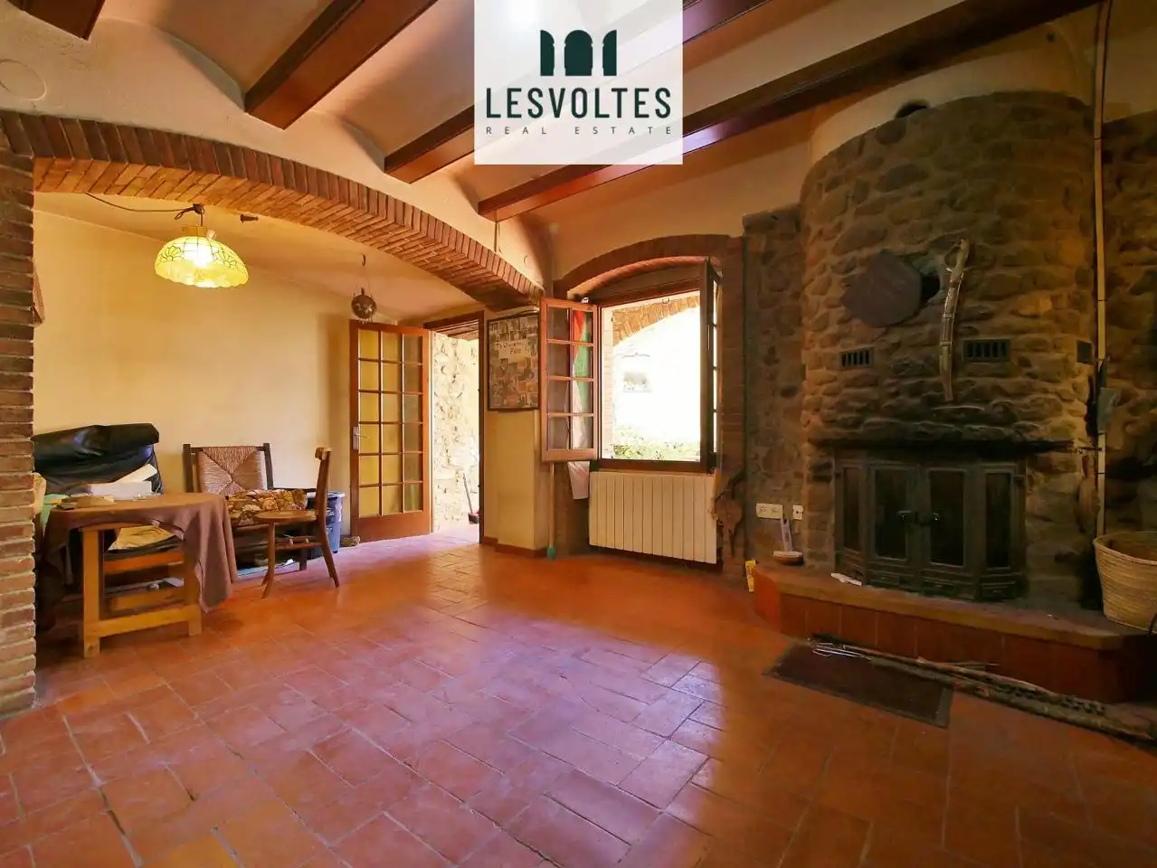 Sala d'estar de Casa adosada en venda en Corçà amb Calefacció, Terrassa i Balcó