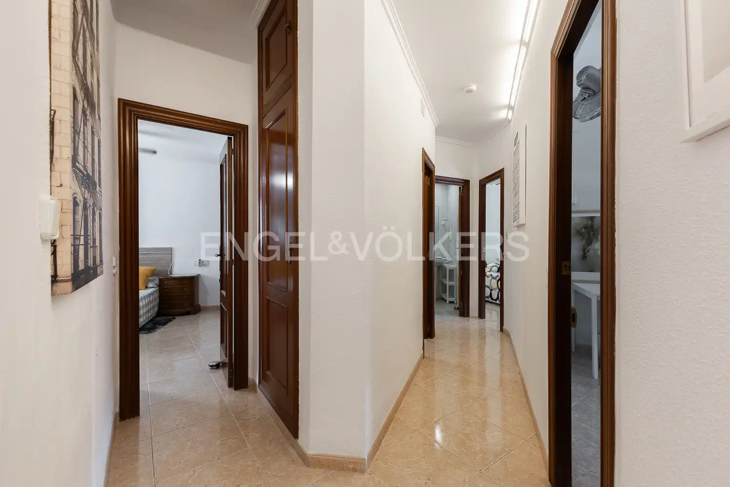 Flat for rent in Valencia  with Air Conditioner, Heating and Furnished