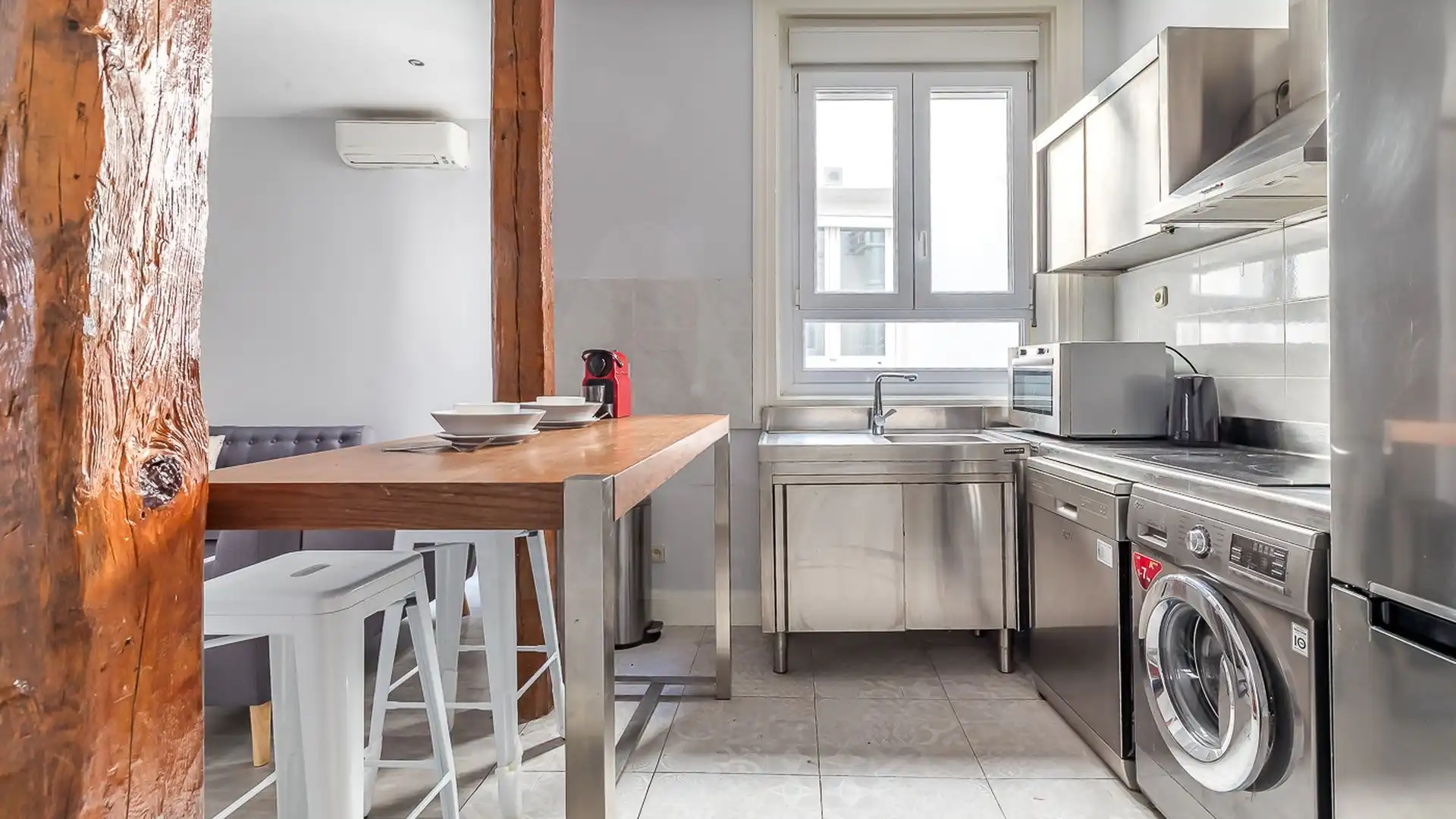 Kitchen of Flat for rent in Madrid