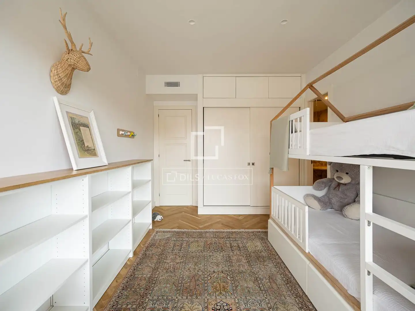 Schlafzimmer von Dachboden zum Verkauf in Barcelona mit Klimaanlage, Terrasse und Balkon
