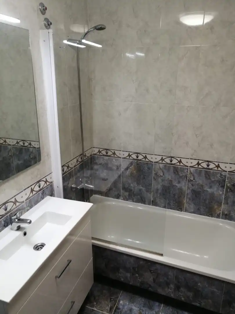 Badezimmer von Wohnung zum Verkauf in O Grove   mit Heizung, Terrasse und Möbliert