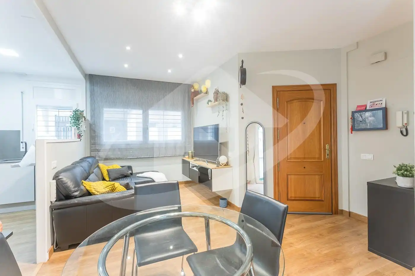 Living room of Flat for sale in Sabadell  with Heating, Parquet flooring and Terrace