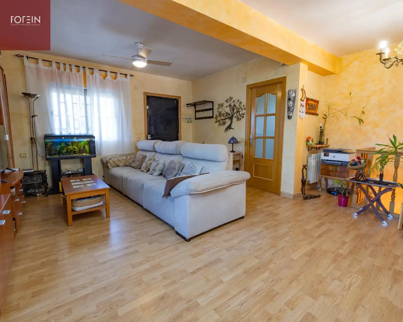 Sala de estar de Casa o chalet en venta en El Casar con Aire acondicionado, Calefacción y Jardín privado