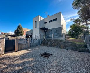 Vista exterior de Casa o xalet en venda en Vidreres amb Jardí privat, Terrassa i Balcó