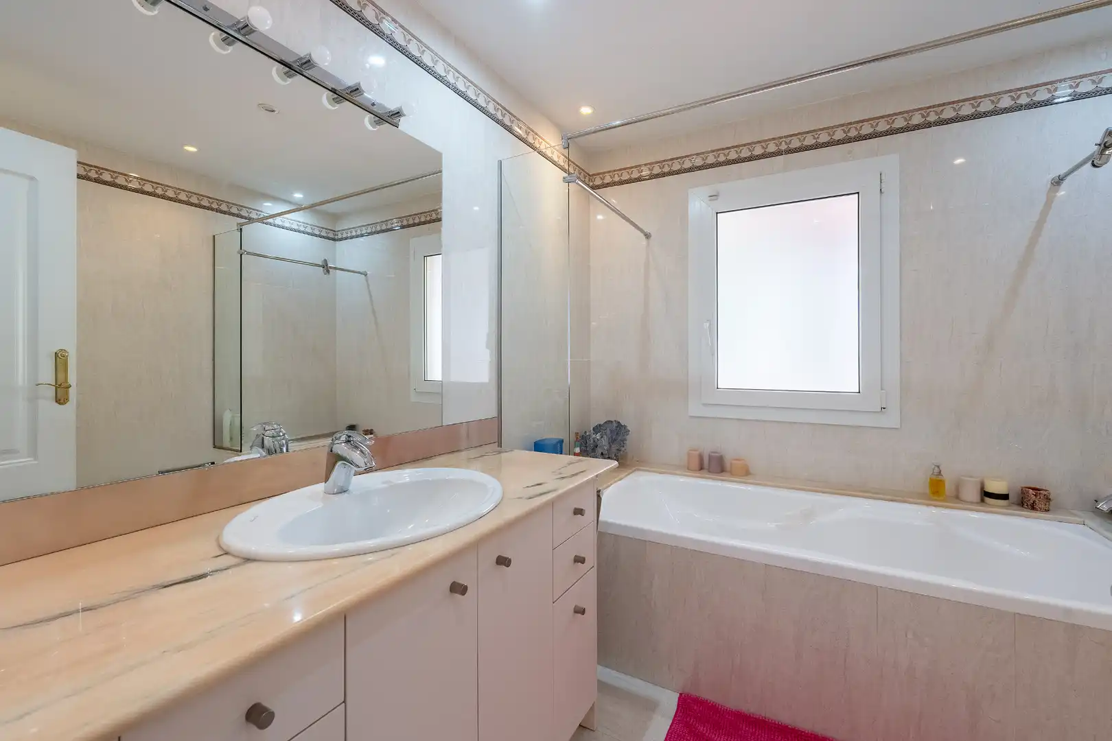 Baño de Casa o chalet en venta en Badalona con Aire acondicionado, Calefacción y Jardín privado