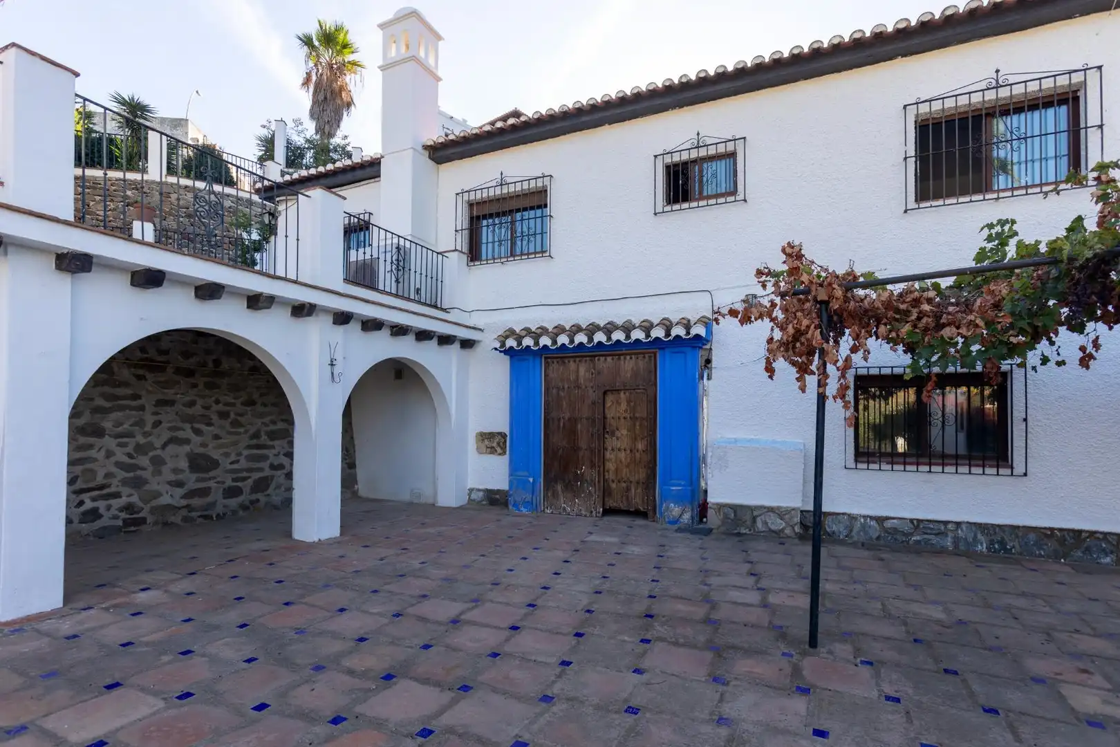 Vista exterior de Casa o xalet en venda en Almuñécar amb Calefacció, Jardí privat i Terrassa