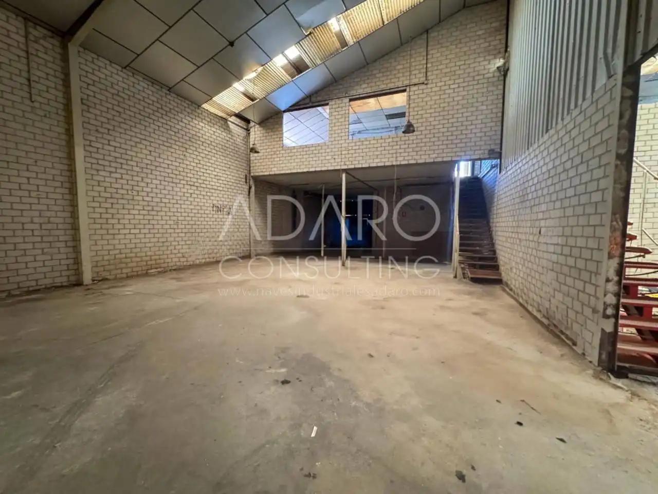 Nave industrial de alquiler en Calle Atenas, Torres de la Alameda
