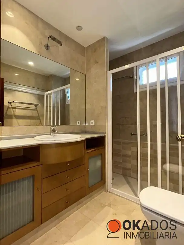 Badezimmer von Wohnung zum Verkauf in Donostia - San Sebastián  mit Heizung und Balkon