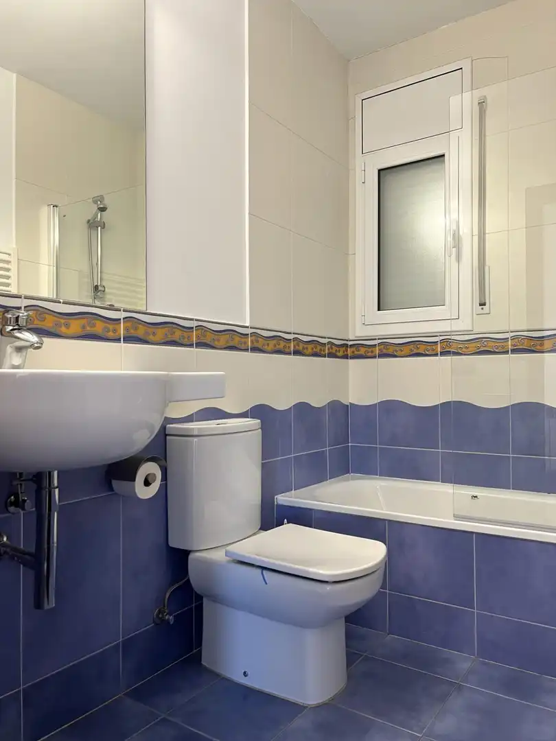Bathroom of Houses for sale in Sant Pere Pescador  with Air Conditioner, Heating and Private garden