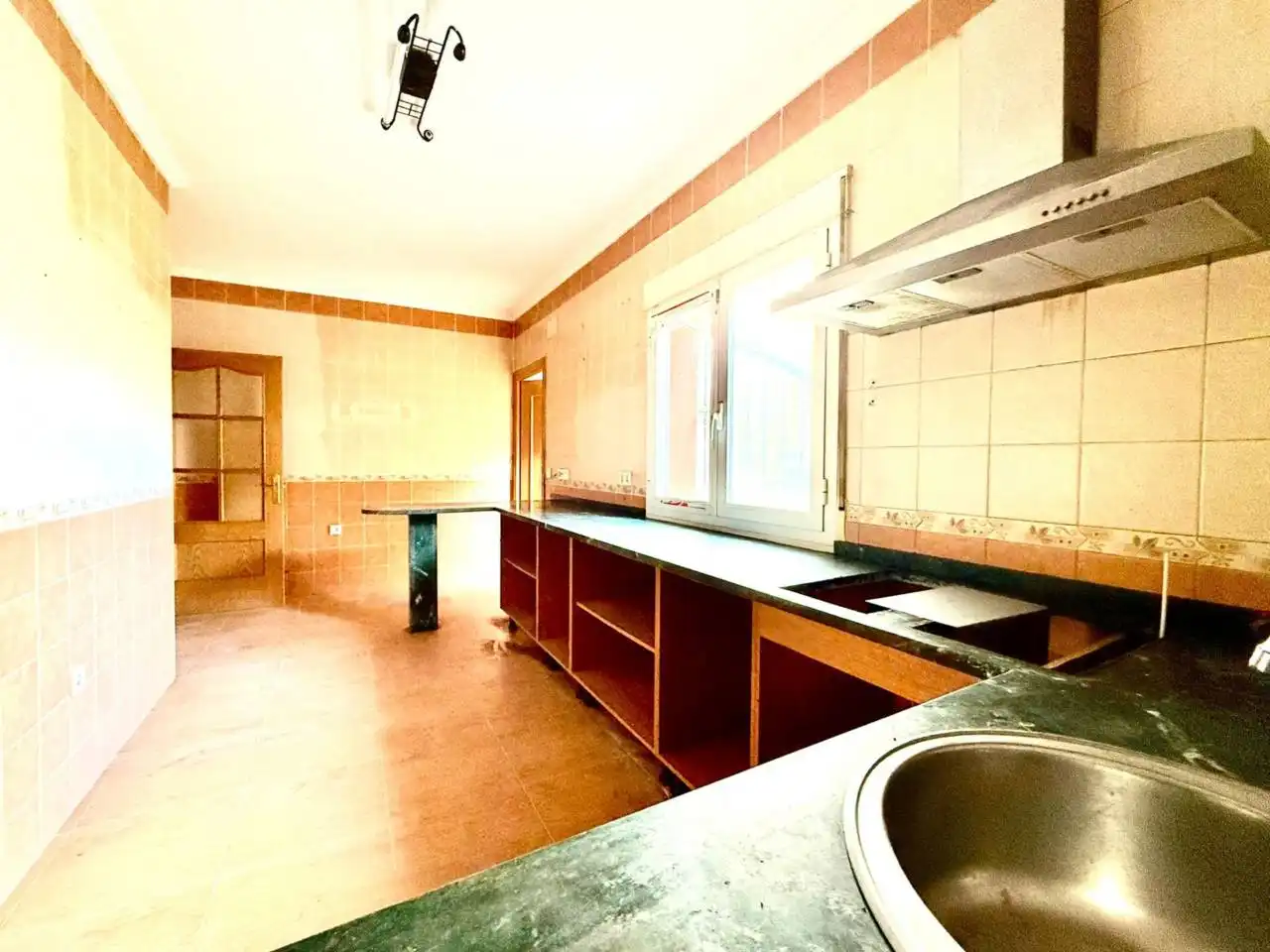 Cocina de Casa adosada en venta en Miguel Esteban con Alarma y Piscina comunitaria