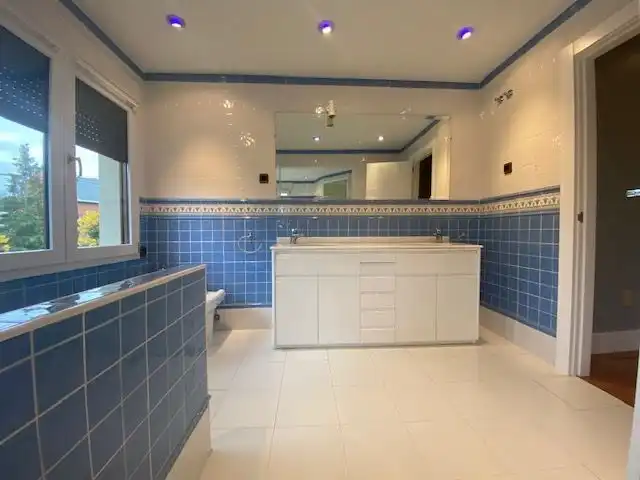 Bathroom of Houses for rent in Boadilla del Monte  with Air Conditioner, Private garden and Storage room