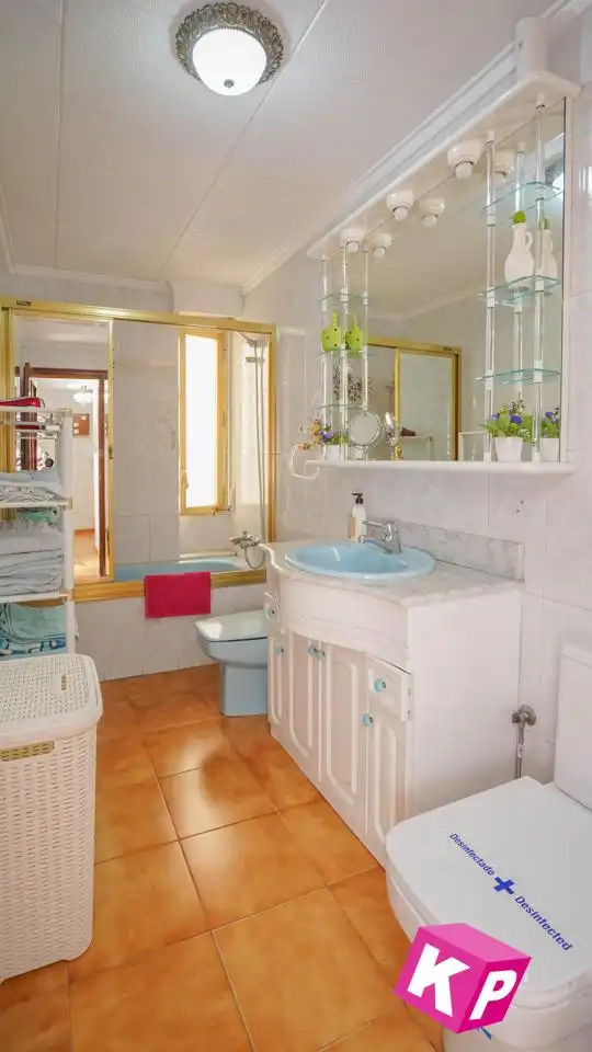 Bathroom of Flat for sale in Santa Pola  with Air Conditioner, Terrace and Swimming Pool