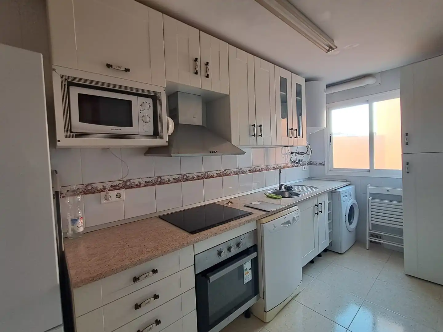Cocina de Piso de alquiler en Coín con Aire acondicionado, Amueblado y Horno