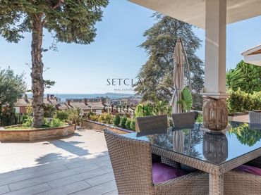 Semi-detached house with pool for sale in Teià