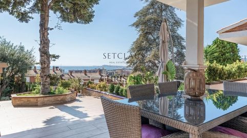 Chalet pareado en Teià con jardín, piscina privada y vistas panorámicas a Barcelona y al mar