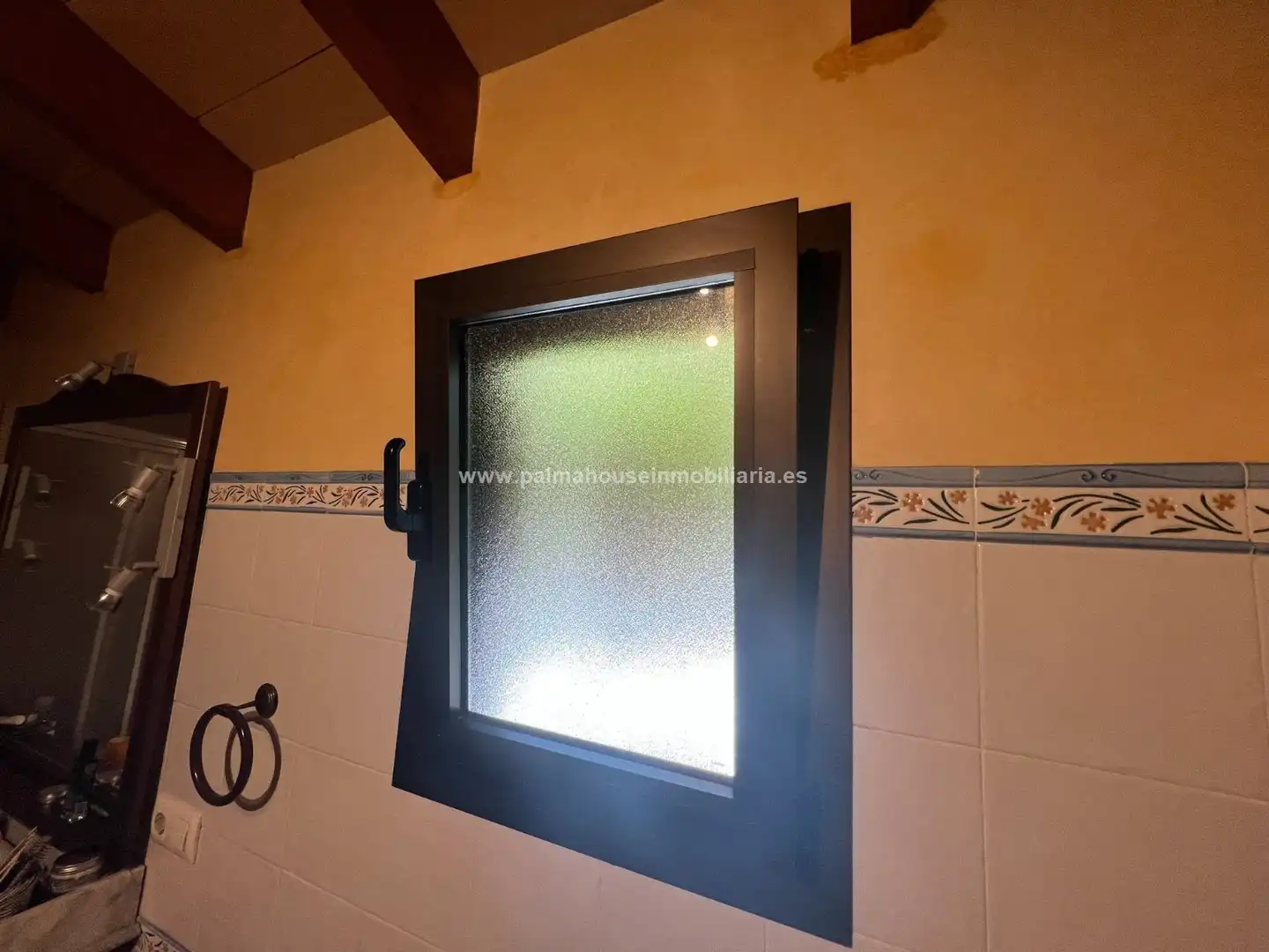 Badezimmer von Country house zur Miete in Muro mit Klimaanlage, Heizung und Privatgarten