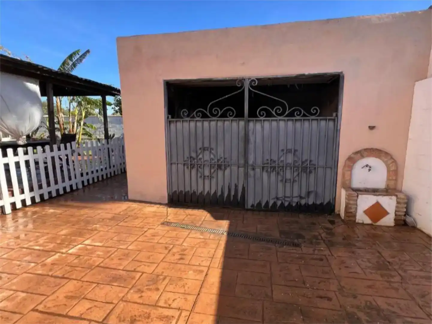 Vista exterior de Pis en venda en Palomares del Río amb Aire condicionat, Jardí privat i Traster