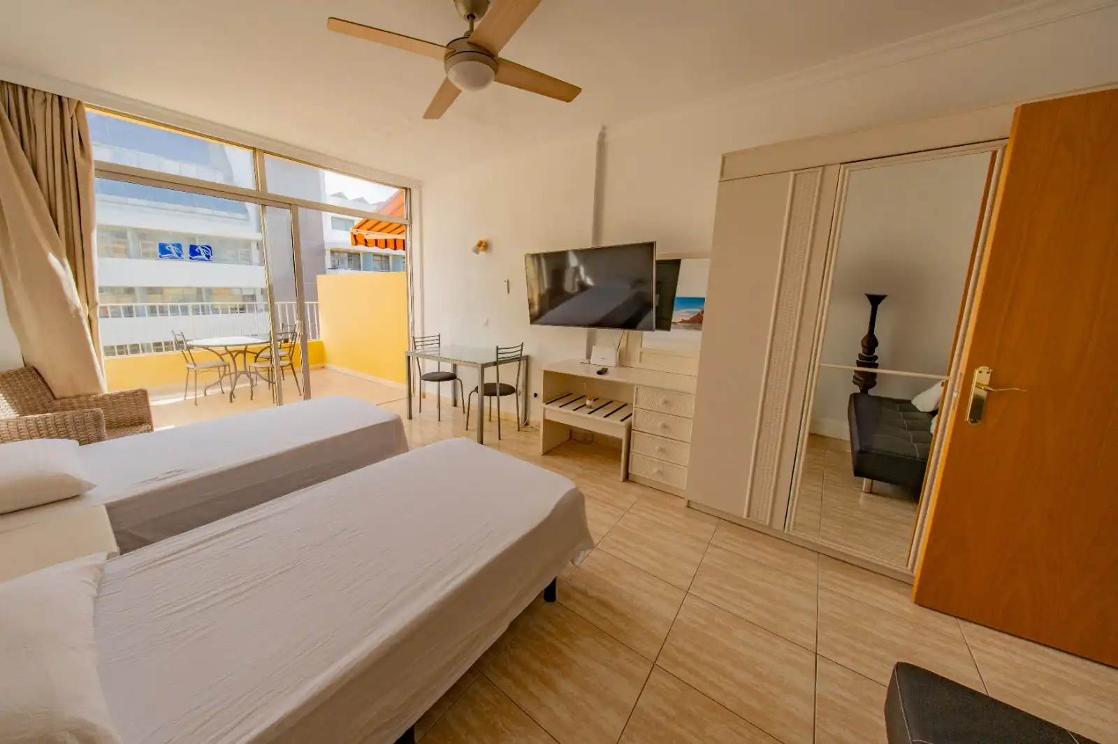 Bedroom of Study for rent in Puerto de la Cruz  with Terrace, Furnished and Community pool