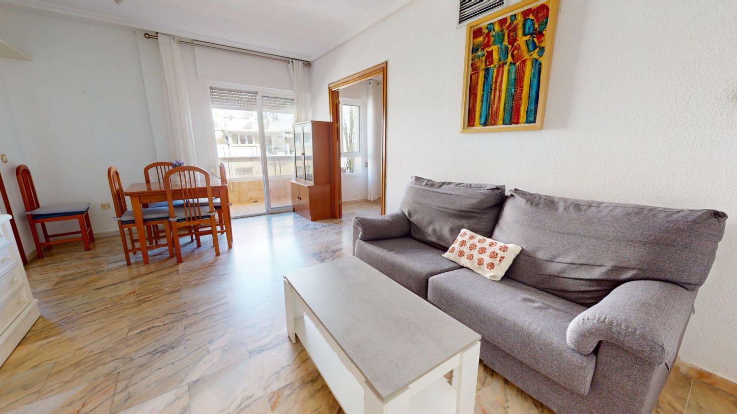 Dormitori de Pis de lloguer en  Sevilla Capital amb Aire condicionat, Terrassa i Moblat