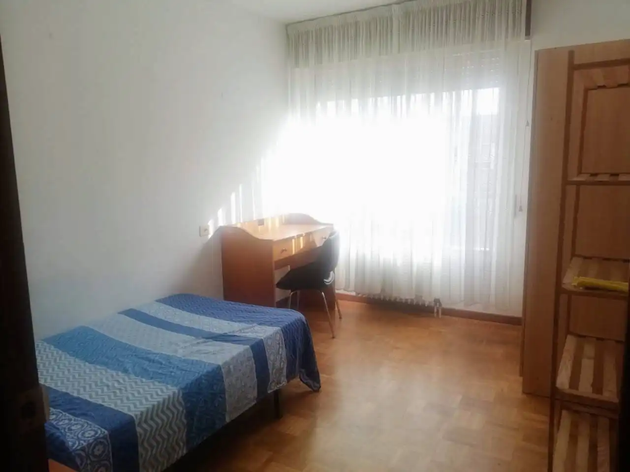 Bedroom of Flat for rent in Burgos  with Heating, Parquet flooring and Terrace
